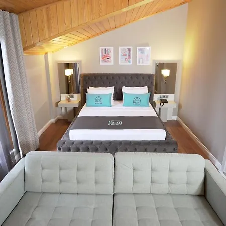 Homey Airport Hotel